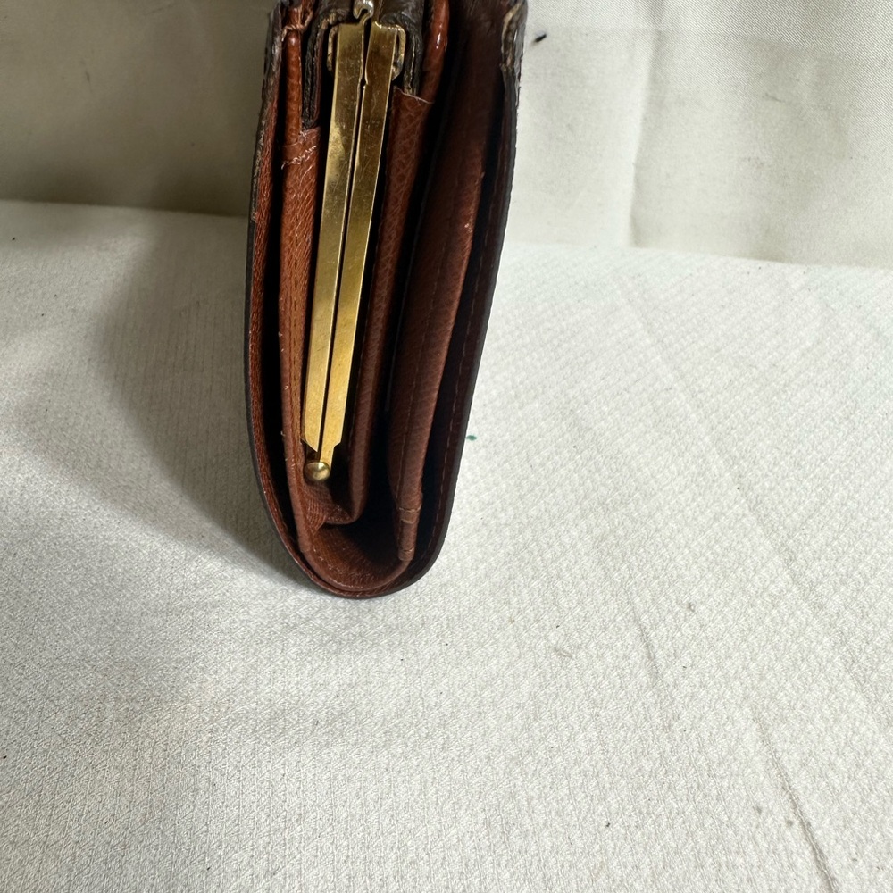 Louis Vuitton Wallet - Picture 3 of 11